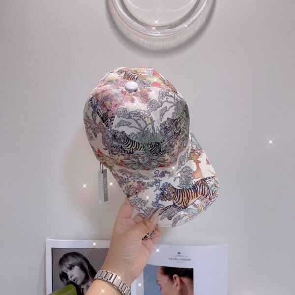 Gucci Baseball Hat With Tiger White GG Hat