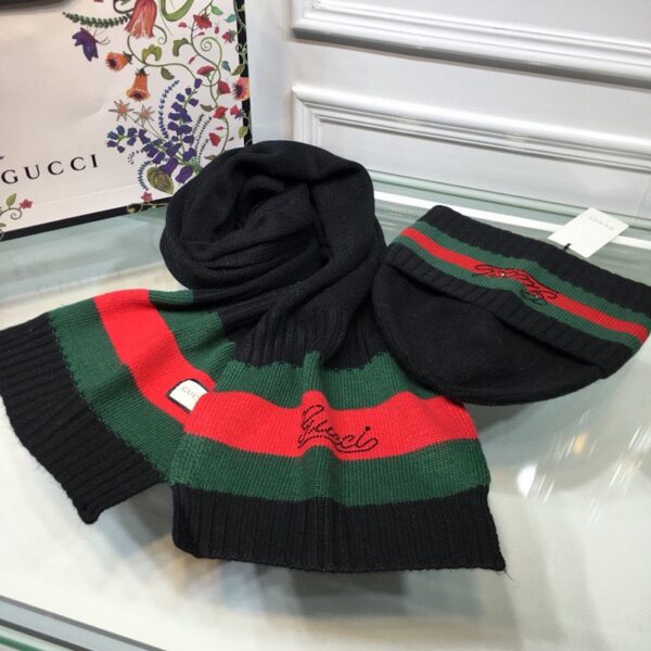 Gucci Beanie & Scarf Set In Black