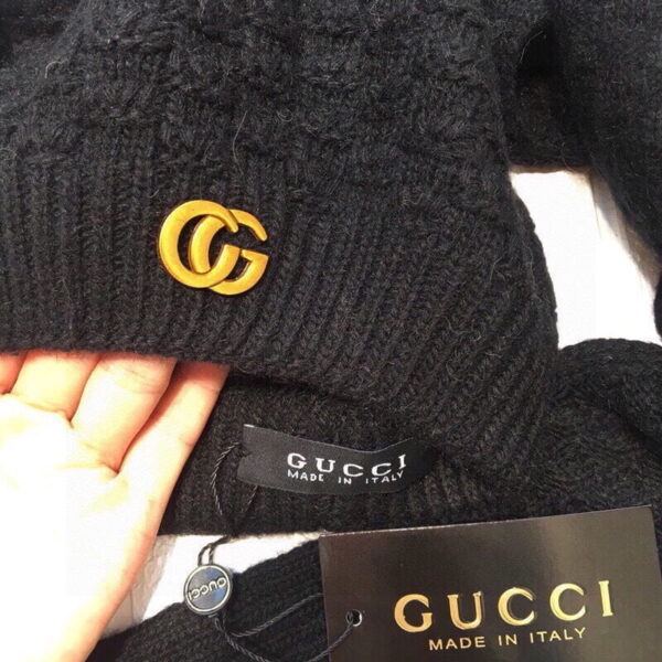 Gucci Beanie & Scarf Set In Black