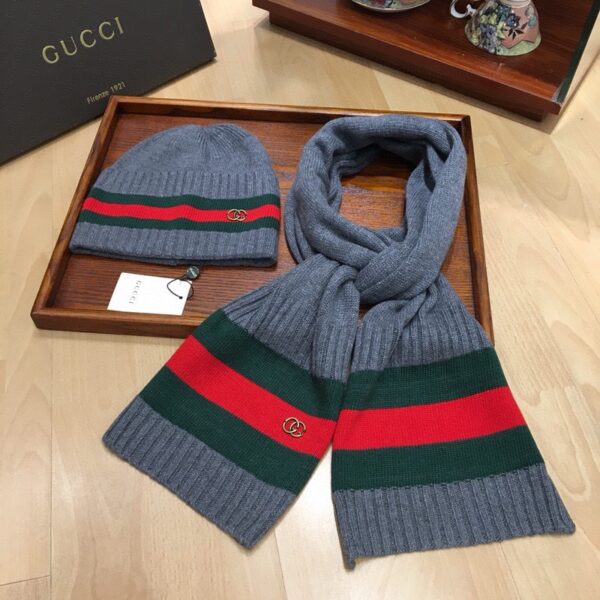 Gucci Beanie & Scarf Set In Grey