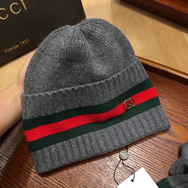 Gucci Beanie & Scarf Set In Grey