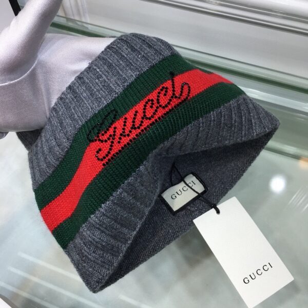 Gucci Beanie & Scarf Set In Grey