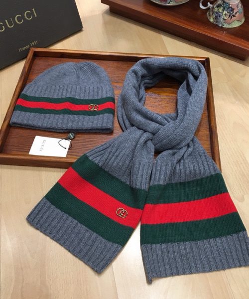 Gucci Beanie & Scarf Set In Grey 