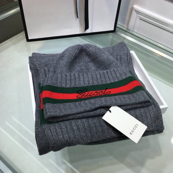 Gucci Beanie & Scarf Set In Grey