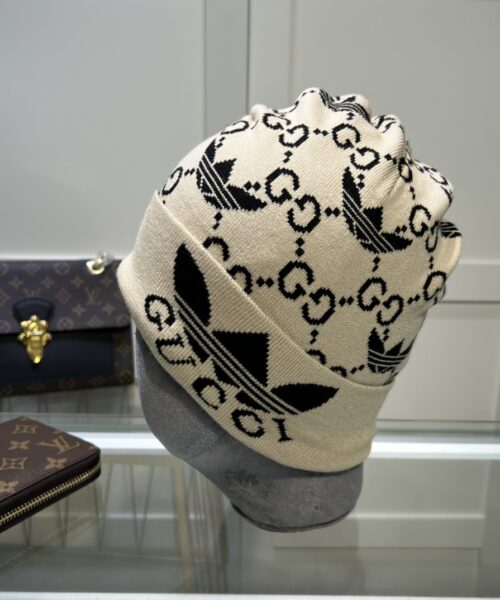 Gucci Beanie Cashmere In Beige
