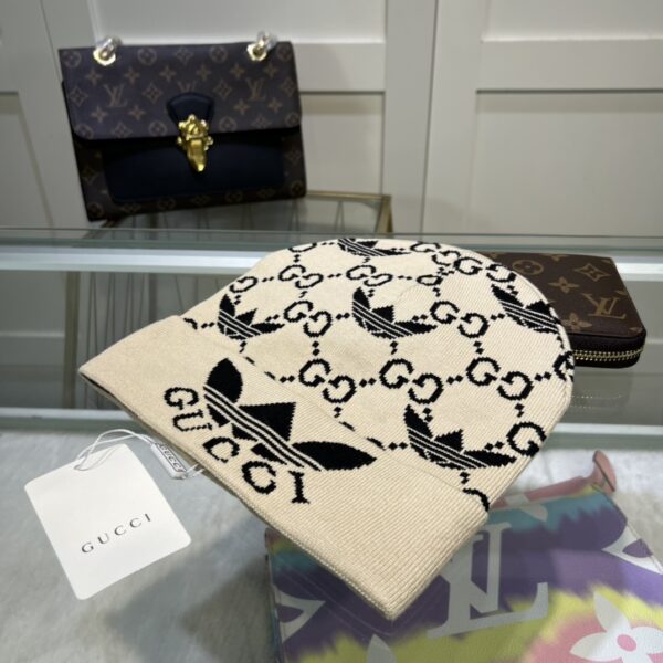 Gucci Beanie Cashmere In Beige