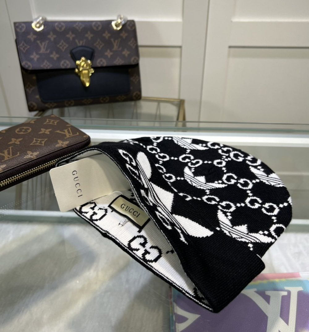 Gucci Beanie Cashmere In Black