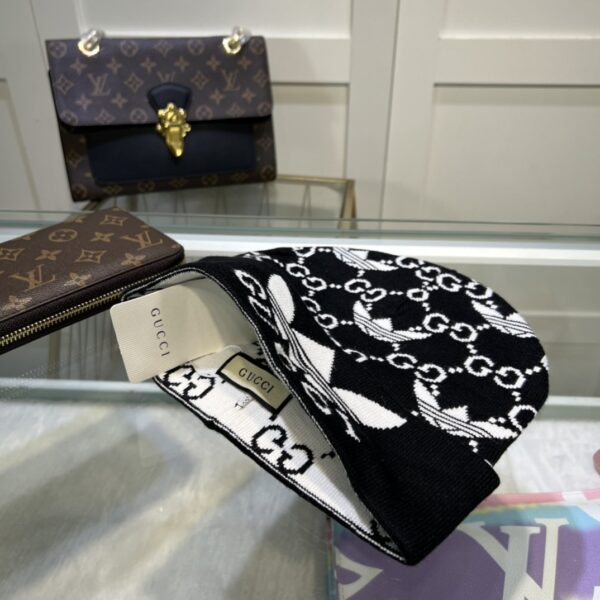 Gucci Beanie Cashmere In Black