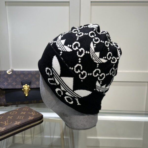 Gucci Beanie Cashmere In Black