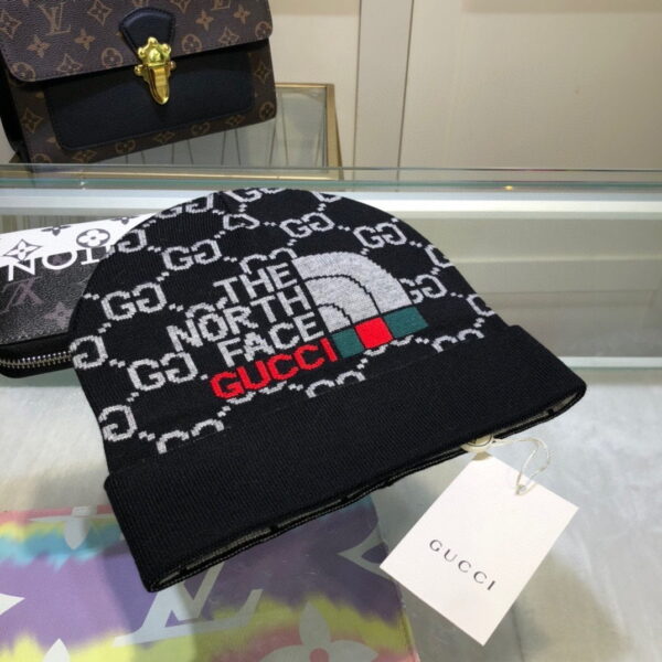 Gucci Beanie Cashmere In Black