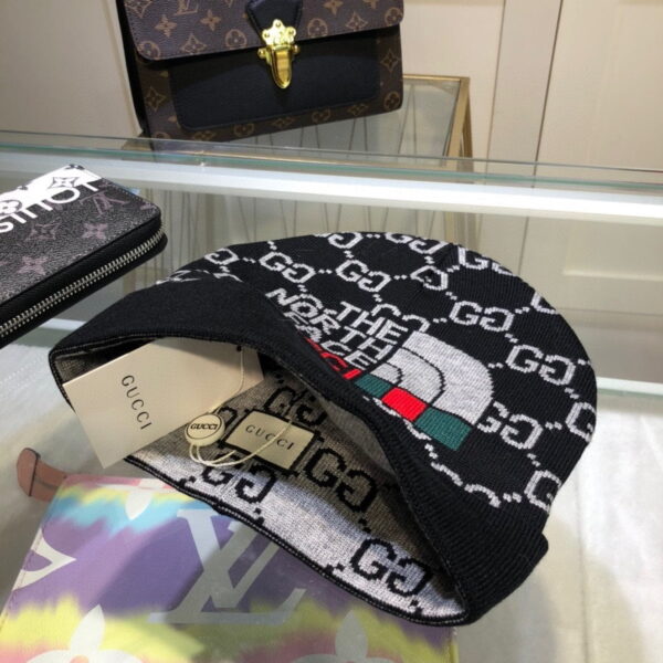Gucci Beanie Cashmere In Black