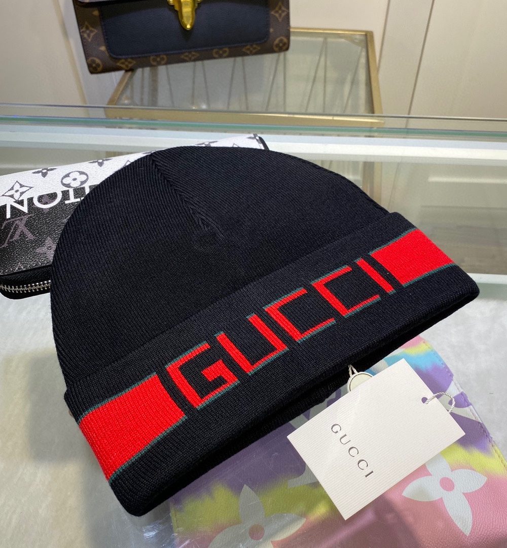 Gucci Beanie Cashmere In Black