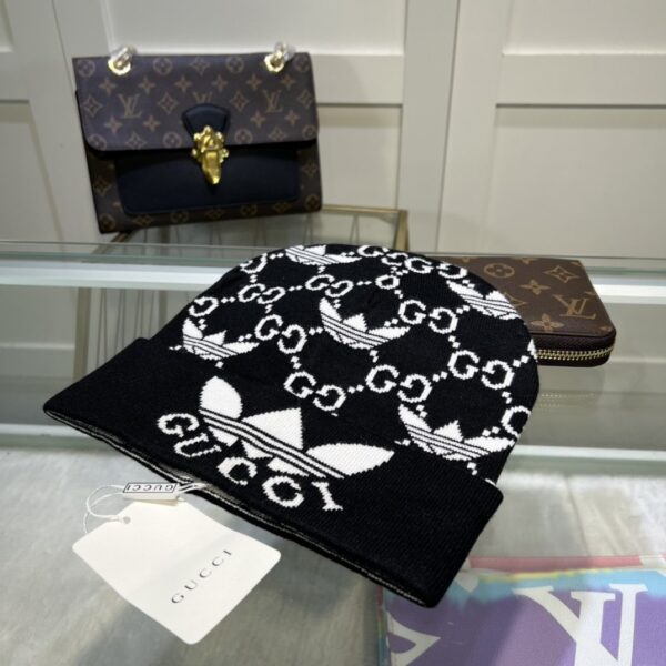 Gucci Beanie Cashmere In Black