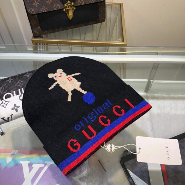 Gucci Beanie Cashmere In Black