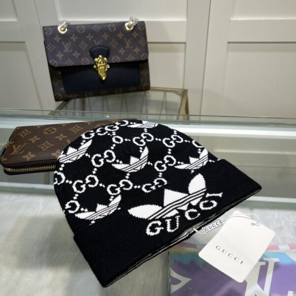 Gucci Beanie Cashmere In Black
