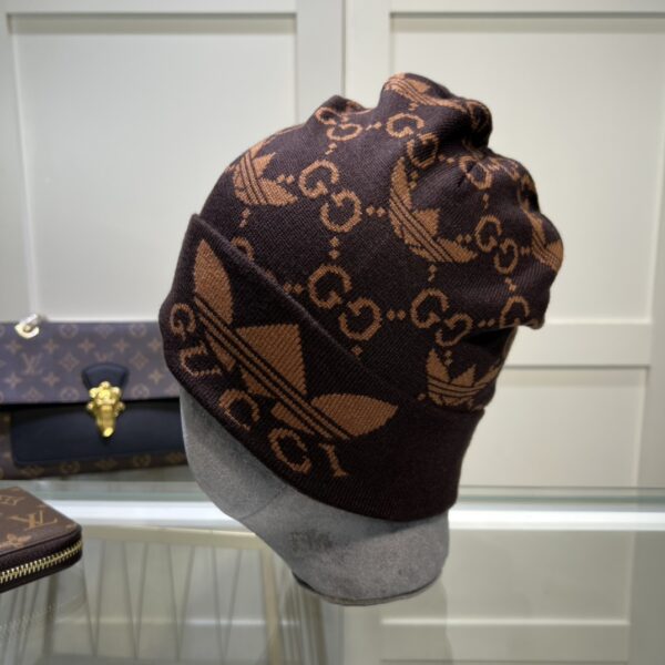 Gucci Beanie Cashmere In Brown