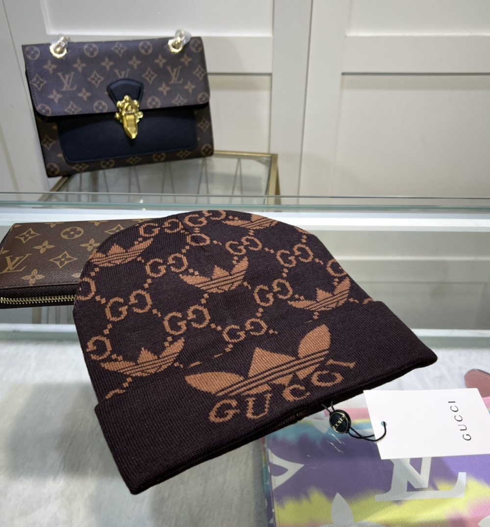 Gucci Beanie Cashmere In Brown