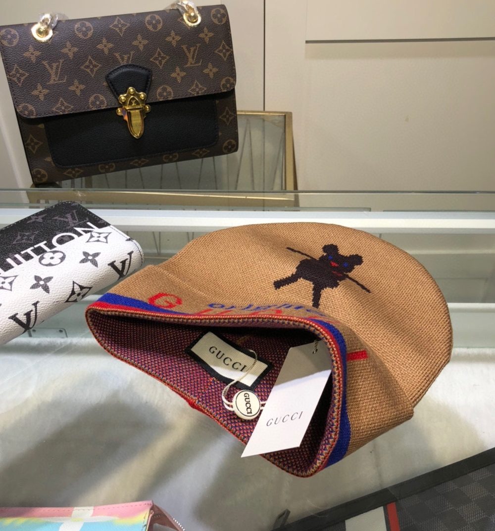 Gucci Beanie Cashmere In Brown