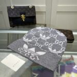 Gucci Beanie Cashmere In Grey