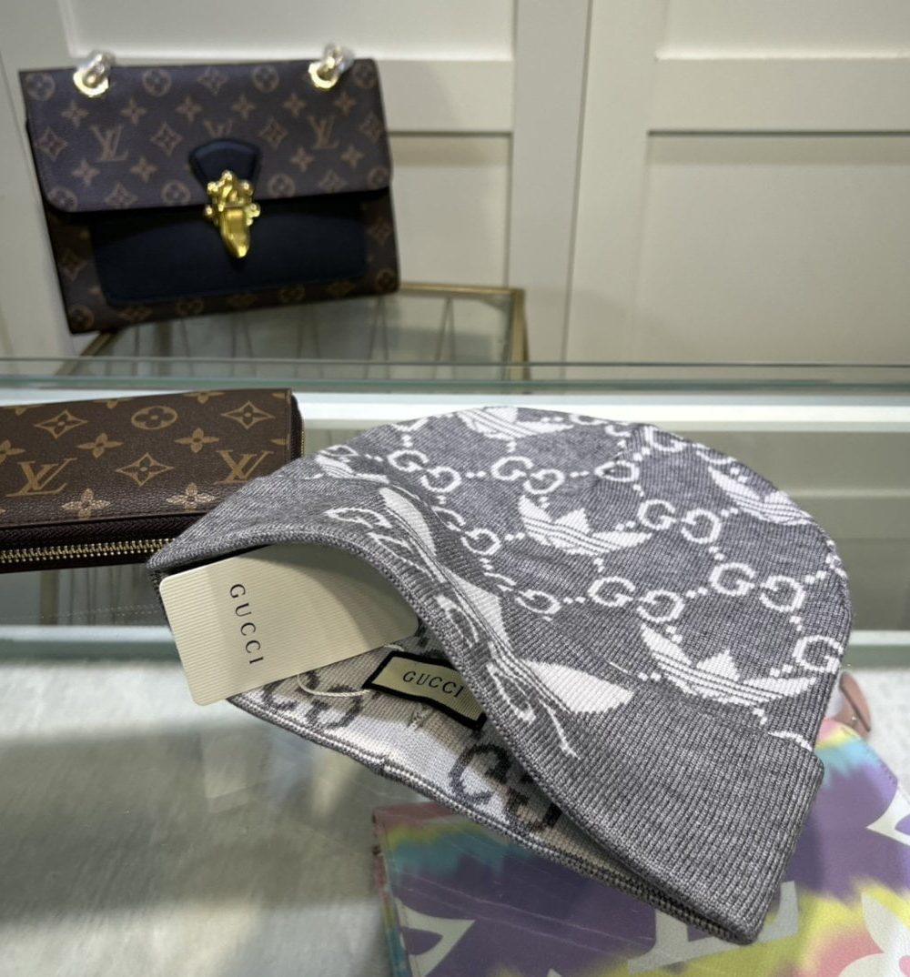 Gucci Beanie Cashmere In Grey