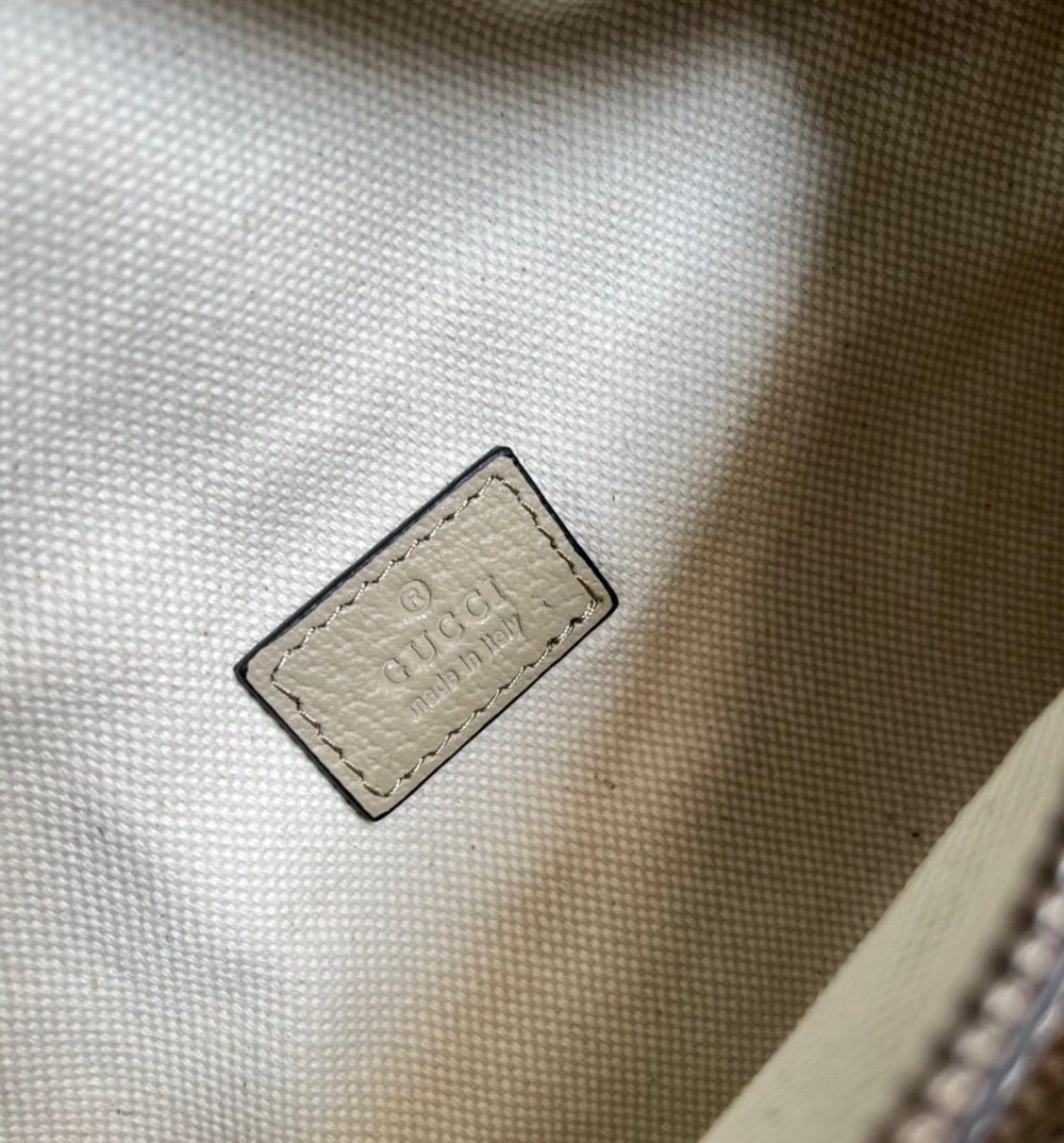 1:1 Replica Gucci Belt Bag With Interlocking G Beige And White GG Sumpreme Canvas For Women  9in/23cm GG 682933 UULCT 9682