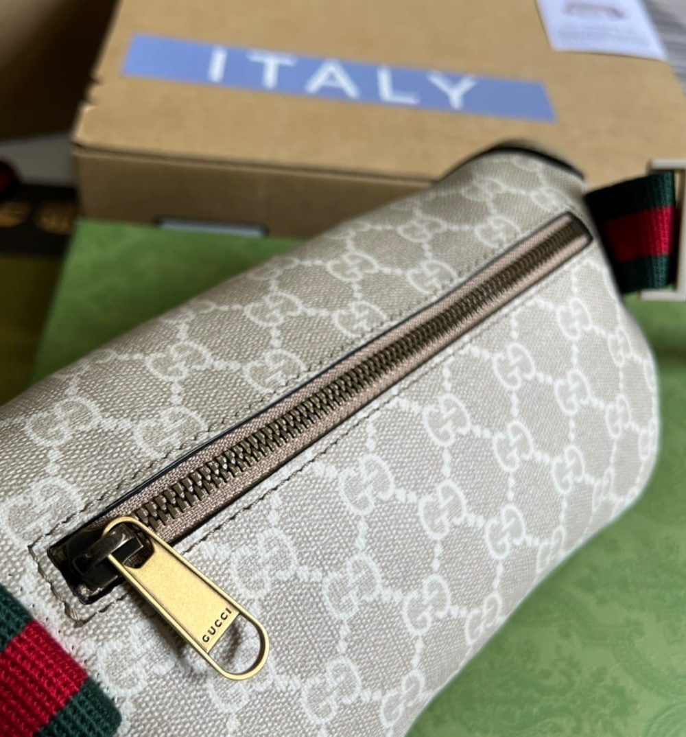1:1 Replica Gucci Belt Bag With Interlocking G Beige And White GG Sumpreme Canvas For Women  9in/23cm GG 682933 UULCT 9682