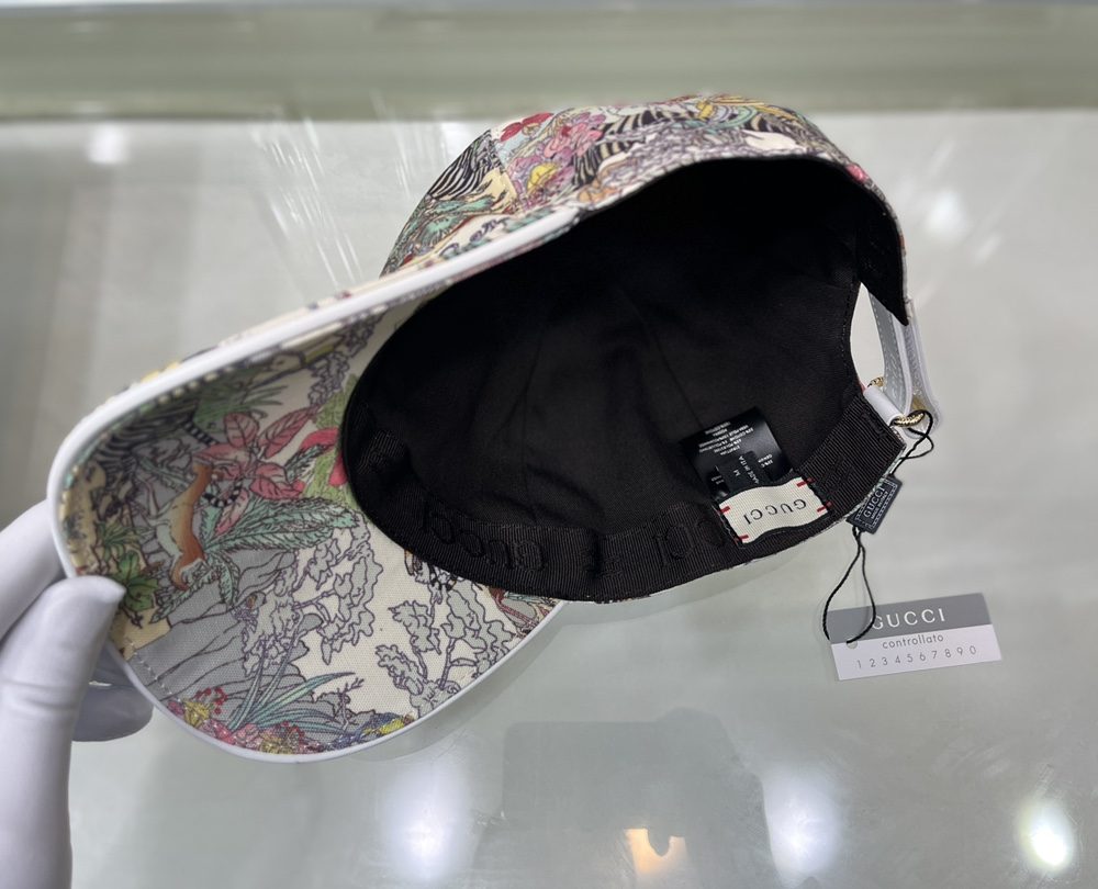 Gucci Canvas Baseball Hat Tiger White GG Hat