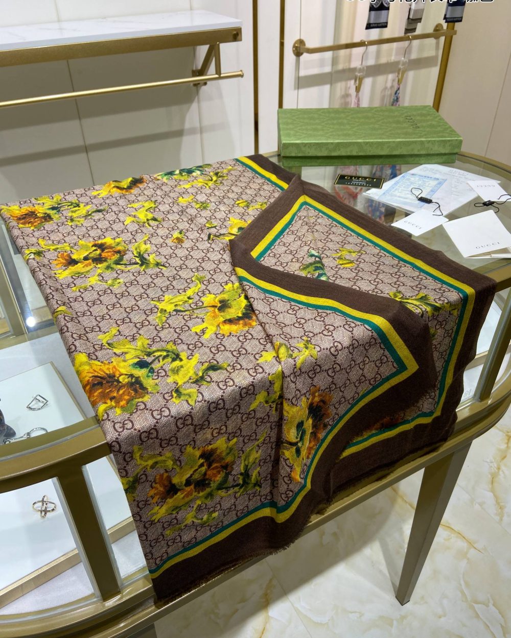 Gucci Cashmere Flower Printed Patterns Multicolor in Brown Scarf 150cm/71in 