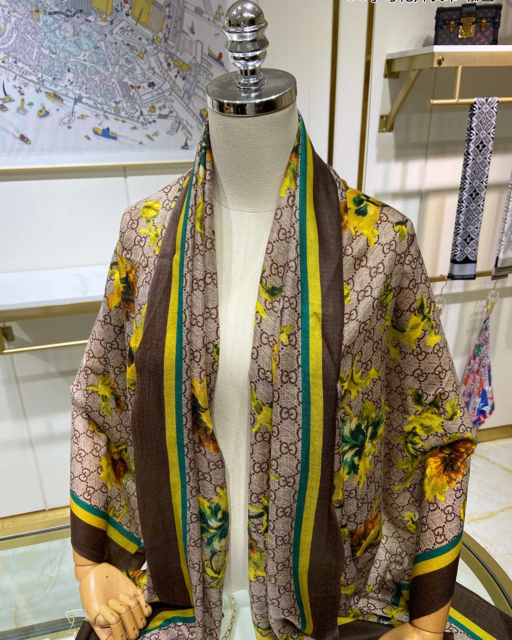 Gucci Cashmere Flower Printed Patterns Multicolor in Brown Scarf 150cm/71in 