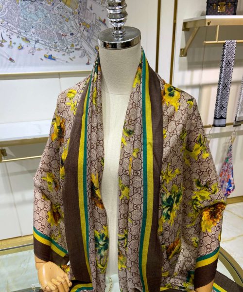 Gucci Cashmere Flower Printed Patterns Multicolor in Brown Scarf 150cm/71in 