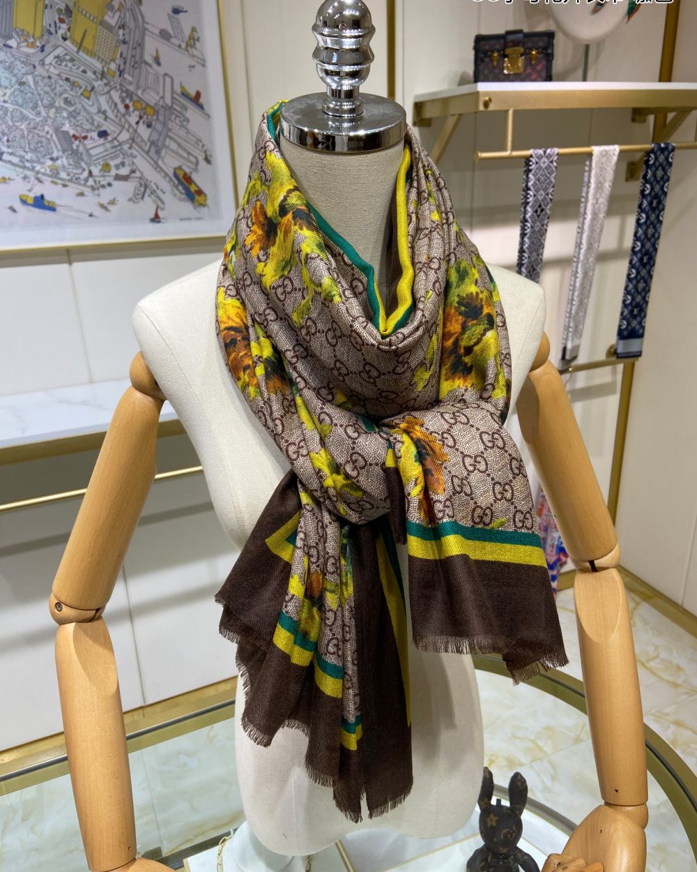 Gucci Cashmere Flower Printed Patterns Multicolor in Brown Scarf 150cm/71in 