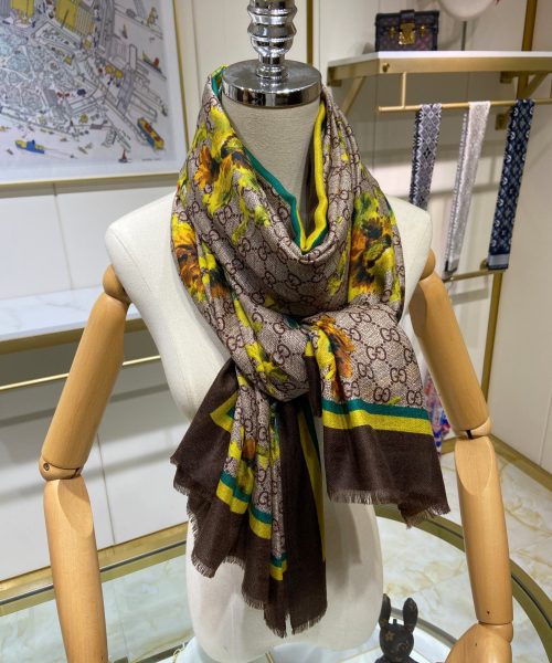 Gucci Cashmere Flower Printed Patterns Multicolor in Brown Scarf 150cm/71in 