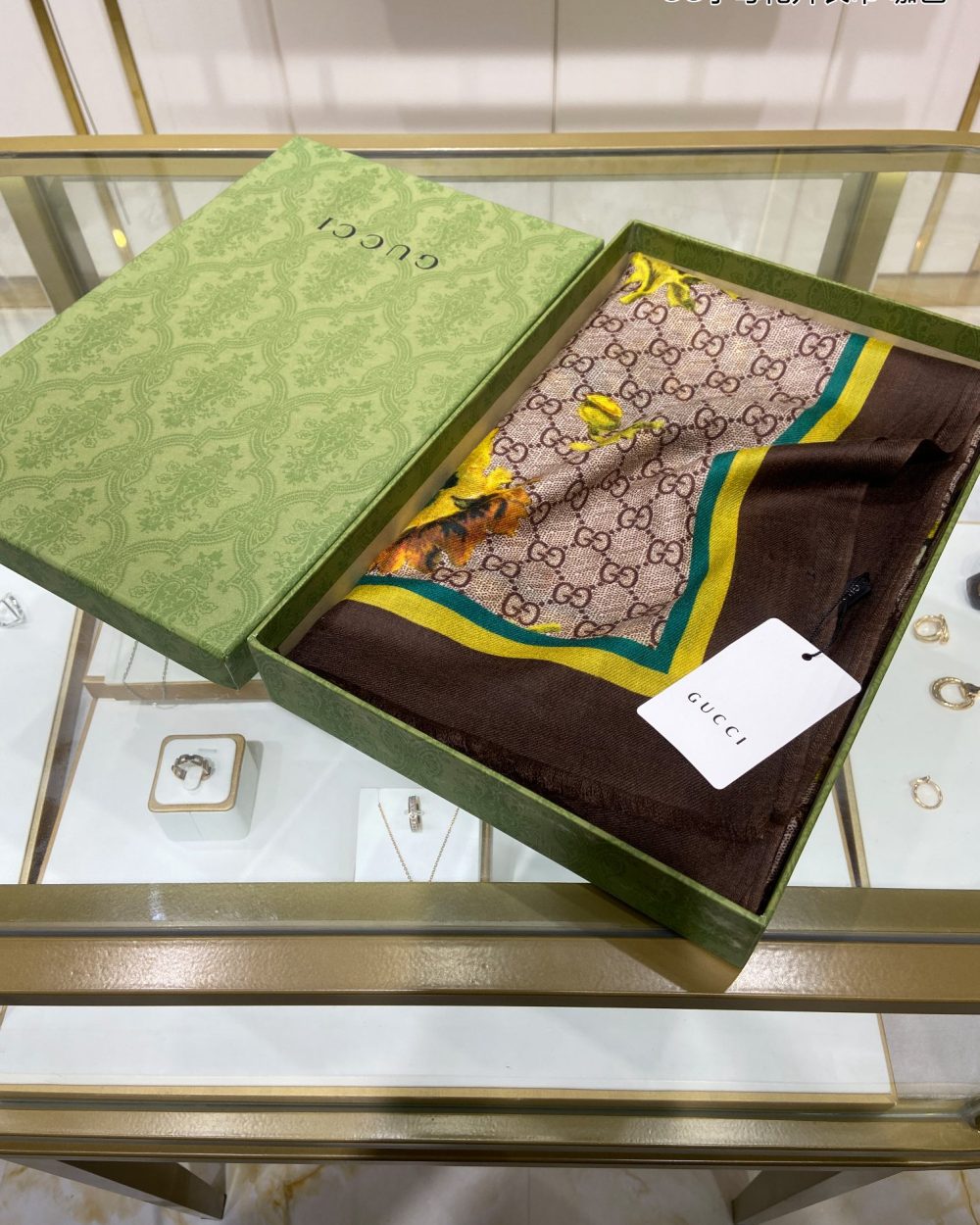 Gucci Cashmere Flower Printed Patterns Multicolor in Brown Scarf 150cm/71in 