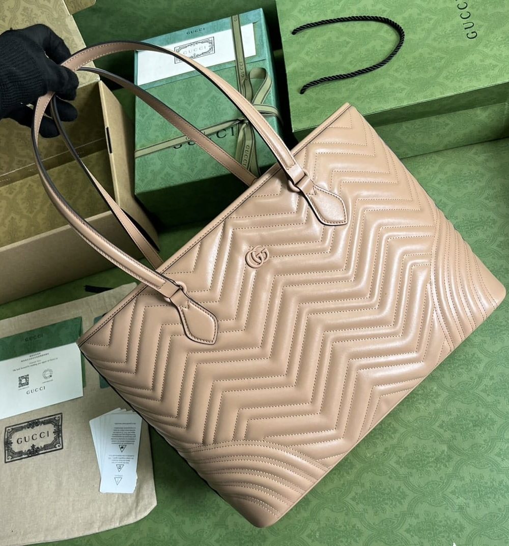 1:1 Replica Gucci Casual Style Logo Totes Cream/Black For Women 38.5cm / 15.1in 739684 DAAAH 2754