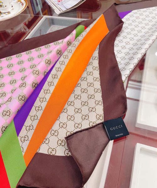 Gucci Geometric GG Print Twill Beige and Dark Green Scarf 90cm/35in ‎682469 3G001 9766 