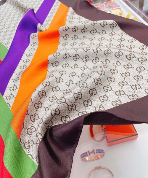 Gucci Geometric GG Print Twill Beige and Dark Green Scarf 90cm/35in ‎682469 3G001 9766 