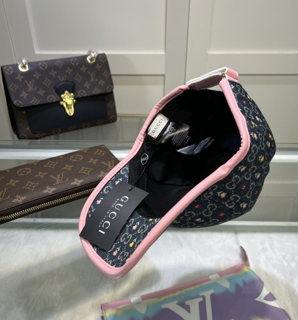 Gucci GG Baseball Hat With Floral Black GG Hat