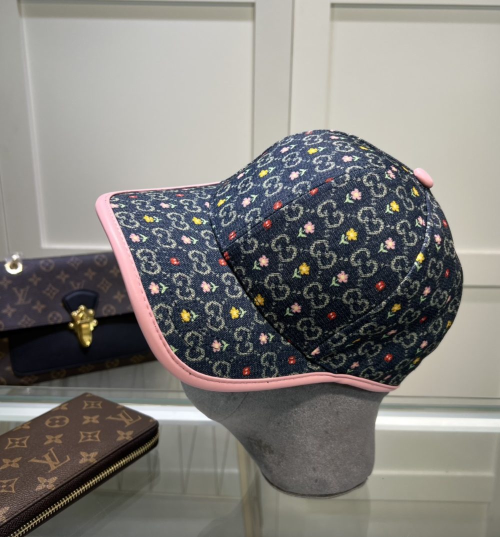 Gucci GG Baseball Hat With Floral Black GG Hat