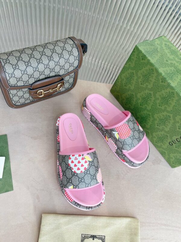 Gucci GG Blooms Supreme Floral Slide Sandal By Canvas Fabric Pink For Women GG