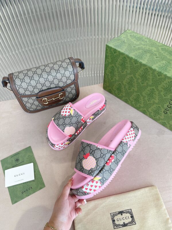 Gucci GG Blooms Supreme Floral Slide Sandal By Canvas Fabric Pink For Women GG