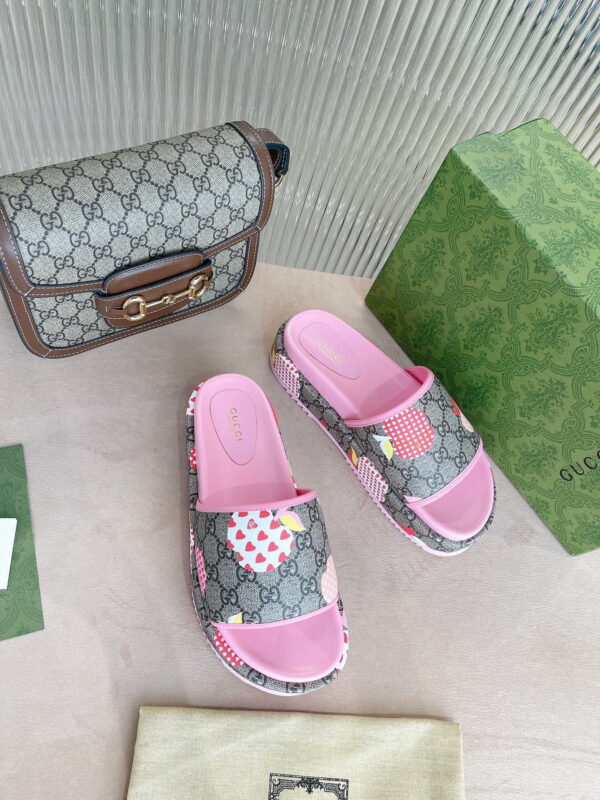 Gucci GG Blooms Supreme Floral Slide Sandal By Canvas Fabric Pink For Women GG