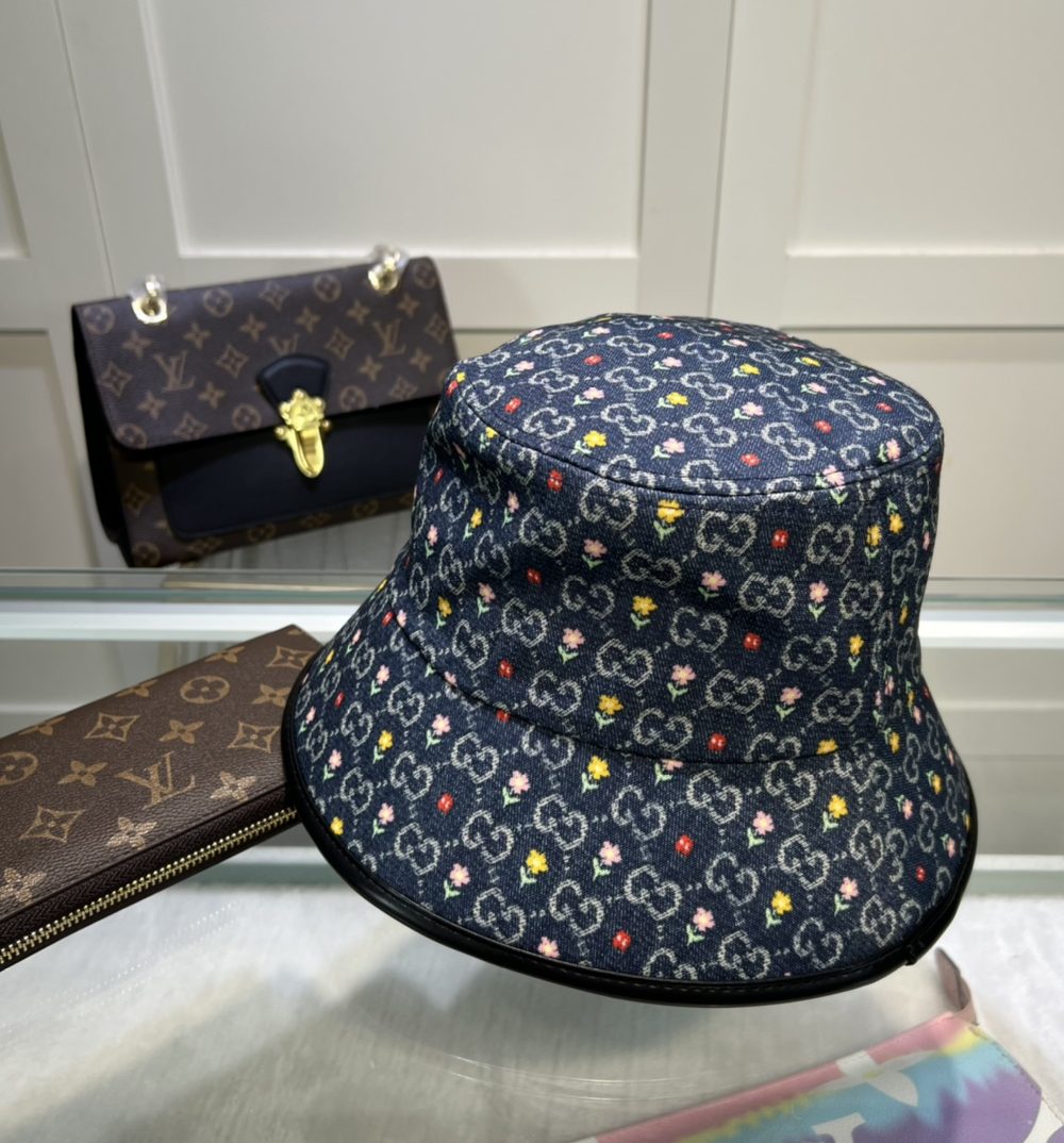 Gucci GG Bucket Hat With Floral Black GG Hat