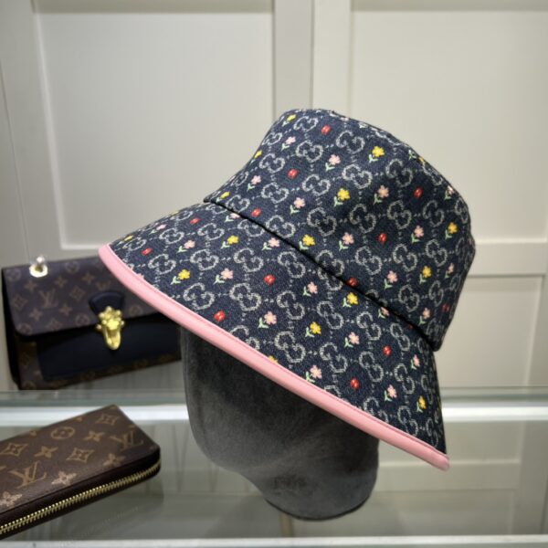 Gucci GG Bucket Hat With Floral Black GG Hat
