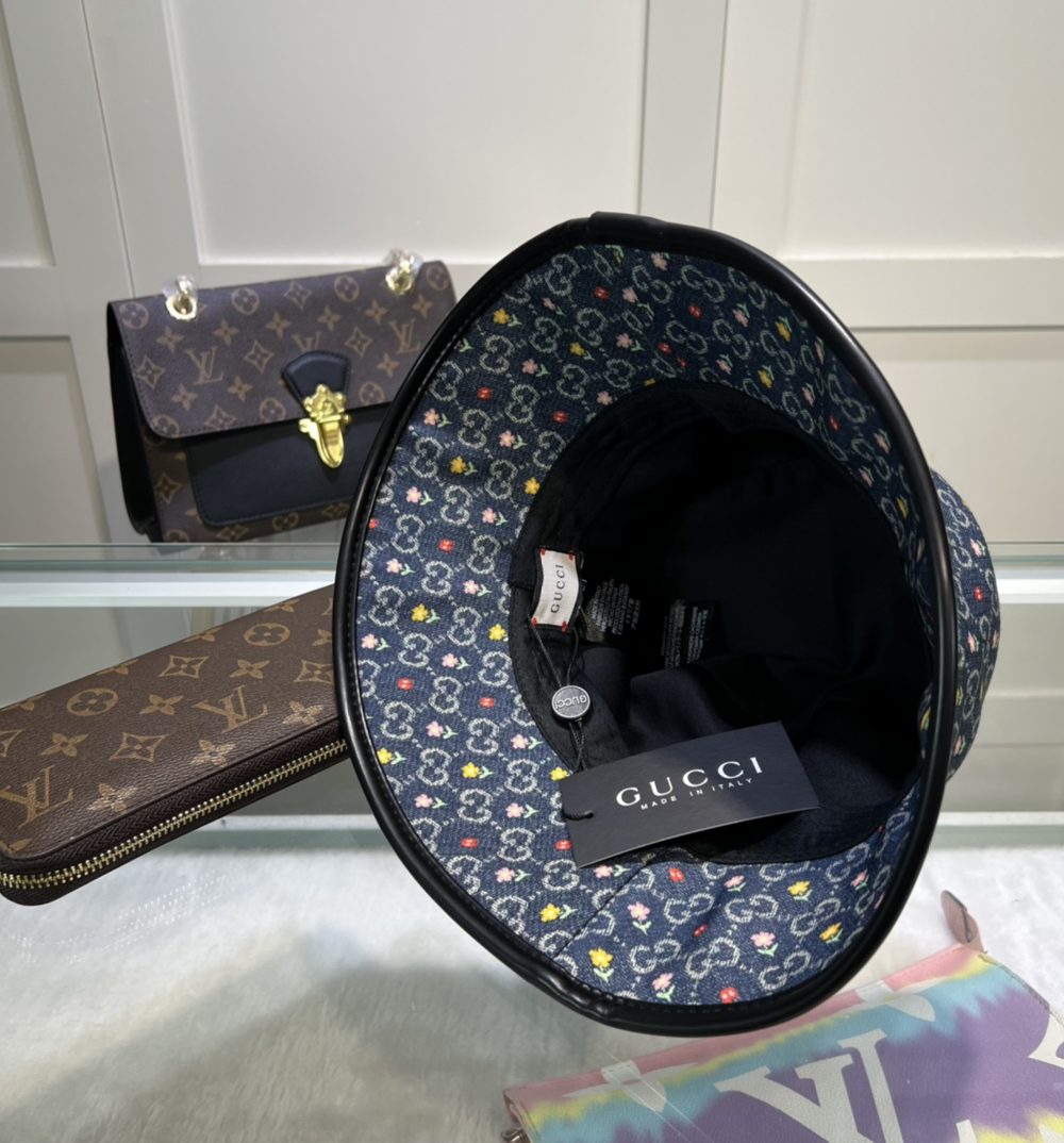 Gucci GG Bucket Hat With Floral Black GG Hat