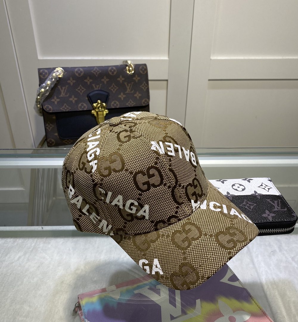 Gucci GG Canvas Baseball Cap Brown