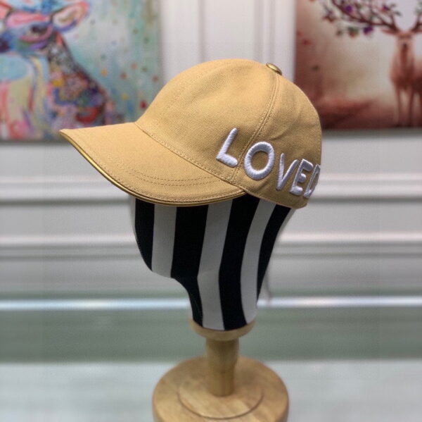 Gucci GG Canvas Baseball Cap In Beige