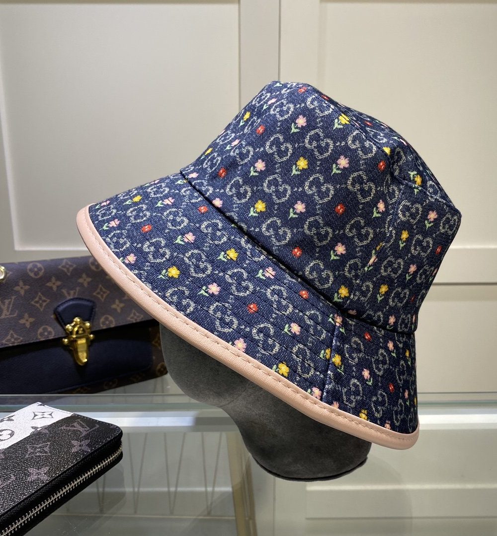 Gucci GG Canvas Bucket Hat Blue