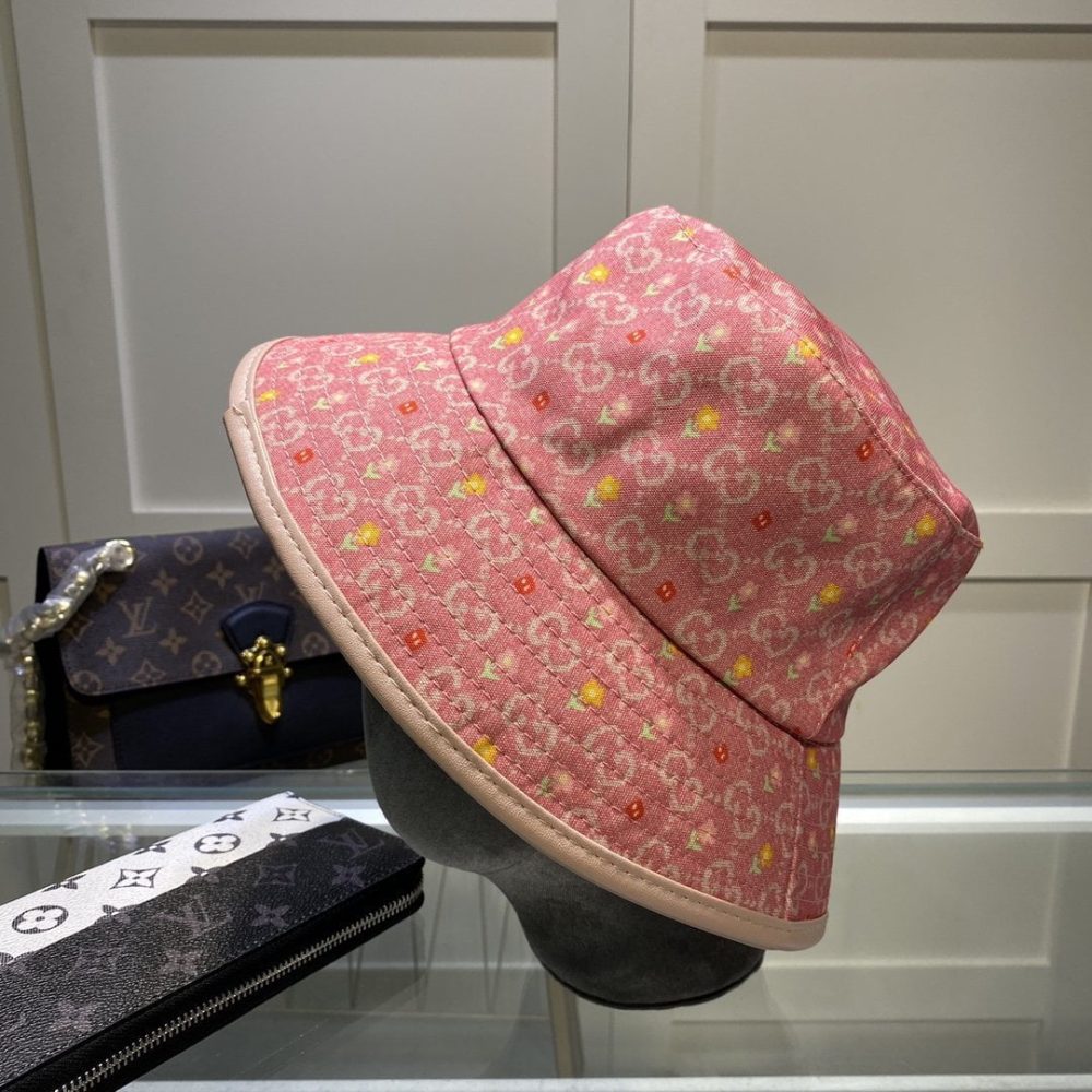 Gucci GG Canvas Bucket Hat Pink - Image 3