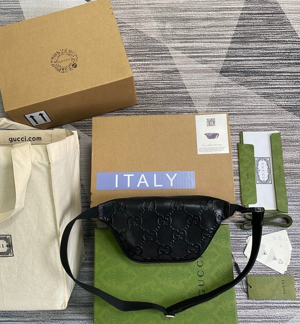 1:1 Replica Gucci GG Embossed Belt Bag Black GG Embossed For Men  9.1in/23cm GG 658582 1W3CN 1000