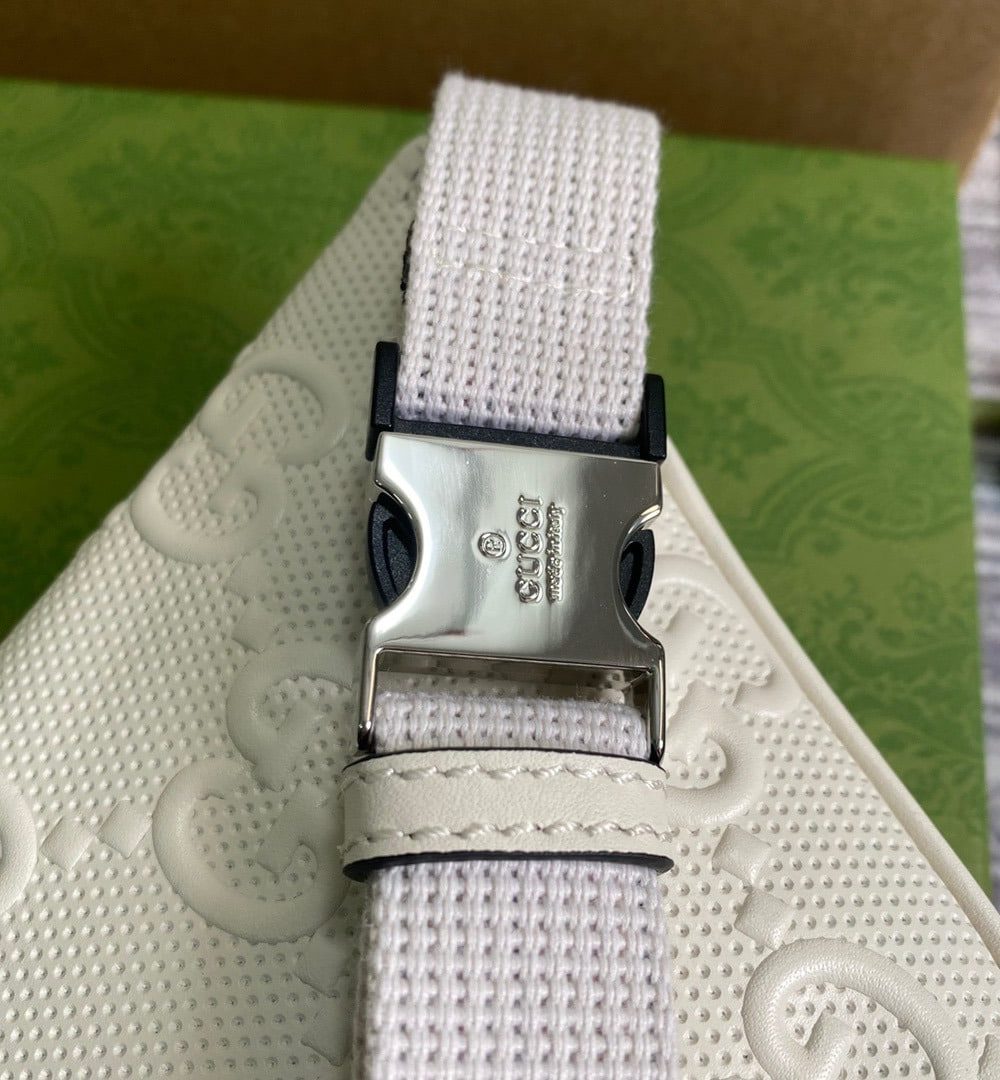 1:1 Replica Gucci GG Embossed Belt Bag White GG Embossed For Men  9.1in/23cm GG 658582 1W3CN 9022